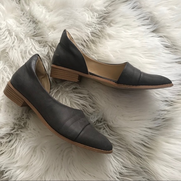 Side Cut Out Flats Size 8.5 - Picture 2 of 8